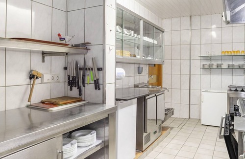 Boedefeld Apartment | Welcoming Holiday Home in Winterberg with Sauna