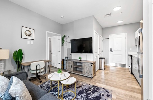 Everett Apartment | Welcoming 1BR Near Encore Boston 6823