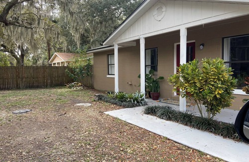Sanford House | Welcoming 2-bedroom house with AC in charming Sanford