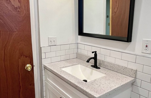 New Haven House | Welcoming 4-bedroom For Yale Guests: Spacious and Cozy Stay