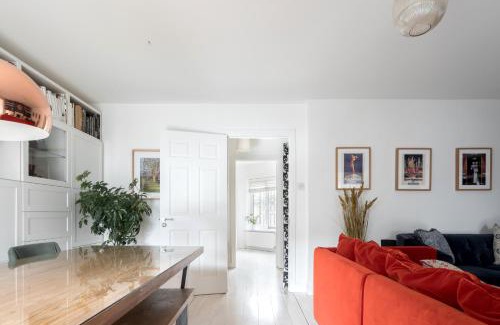 Ranelagh Apartment | Welcoming 4BD House with Garden in Dublin
