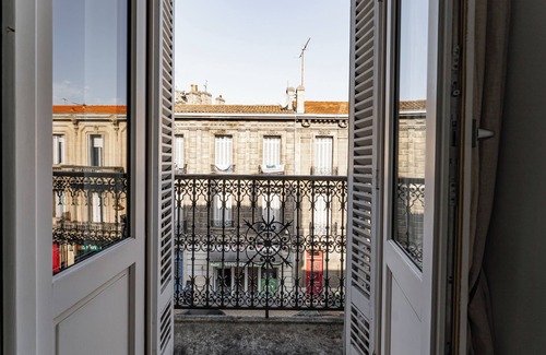 Saint-Michel Apartment | Welcoming Apartment in the Heart of Historic Saint-Michel District