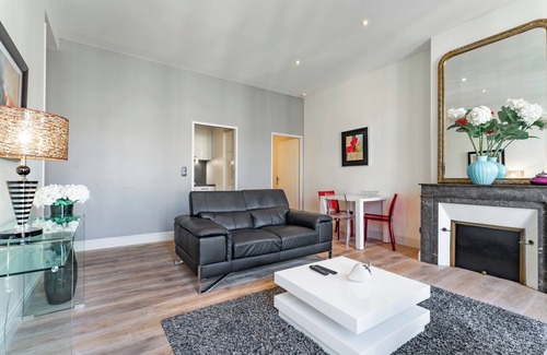 Saint-Michel Apartment | Welcoming Apartment in the Heart of Historic Saint-Michel District