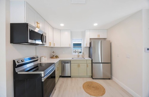 Magnolia Heights House | Welcoming Bungalow in Downtown St. Petersburg