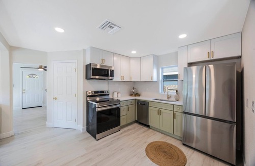 Magnolia Heights House | Welcoming Bungalow in Downtown St. Petersburg