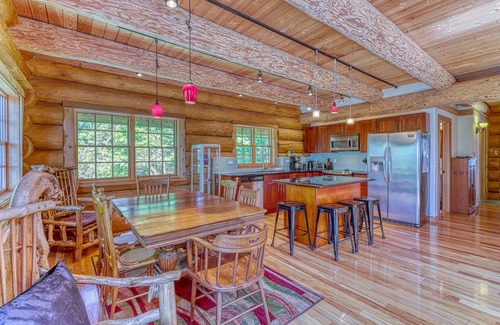 Camano Island Cabin | Welcoming cabin with WiFi, cable, full kitchen, decks & BBQ