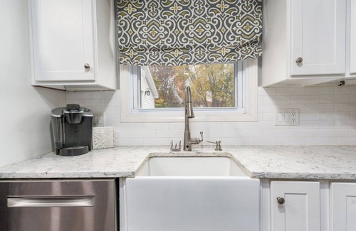 Dover House | Welcoming Cozy Retreat for Friends and Family!