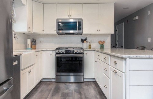Dover House | Welcoming Cozy Retreat for Friends and Family!