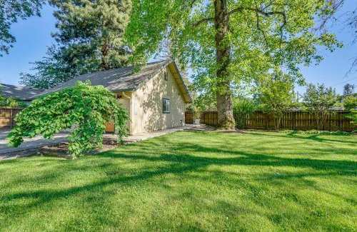 Grants Pass House | Welcoming Grants Pass Retreat - Walk to Park!