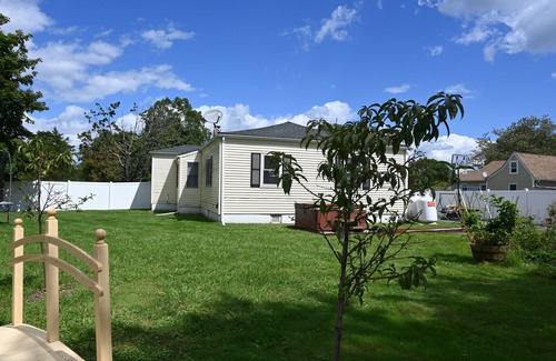Walton Park House | Welcoming house with one private bedroom and private entrance with bathroom