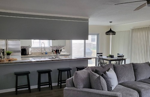Lexington County House | Welcoming lake house with private dock
