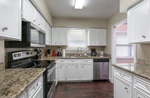 South Baton Rouge House | Welcoming Mid and Long Term Stays in South Baton Rouge