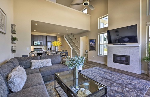 Rendezvous House | Welcoming Modern Cabin: Free Resort Shuttle right outside!
