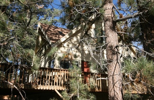 Fawnskin House | Welcoming Mountain Home in the Quiet area of Fawnskin