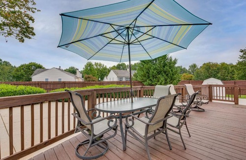 Norcross House | Welcoming Norcross Cottage with Deck and Shared Grill!