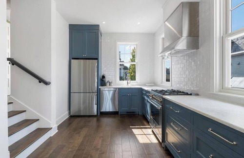 Petoskey House | Welcoming! Professionally Decorated with Panoramic Lake Views. One of a kind!