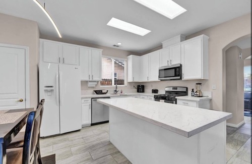 Greenacres House | "Welcoming Retreat in Bakersfield: Find Your Perfect Vacation Destination!"