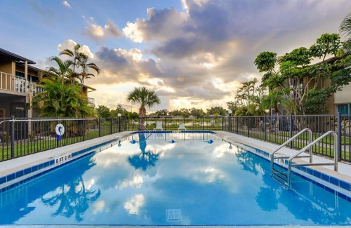 Gulf Gate Estates Apartment | Welcoming Sarasota Vacation Rental with Pool!