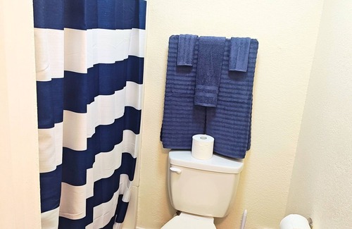 West Colorado Springs Apartment | Welcoming studio with AC in marvelous Colorado Springs