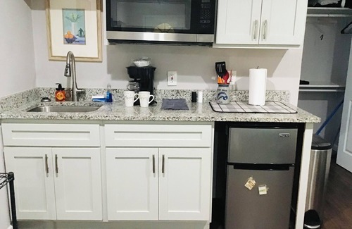 Downtown San Antonio Apartment | Welcoming studio with AC near downtown San Antonio