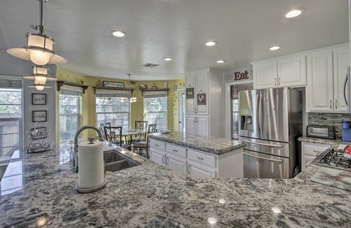 Tehachapi House | Welcoming Tehachapi Home w/Deck & Grill!