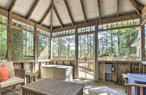 Wake Forest House | Welcoming Wake Forest Abode < 2 Mi to Dtwn!