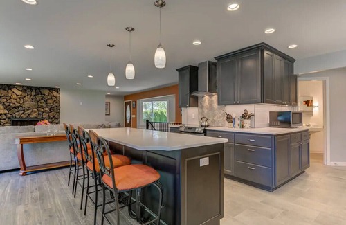 Post Falls House | Welk Manor – Private Waterfront Retreat on the Spokane River