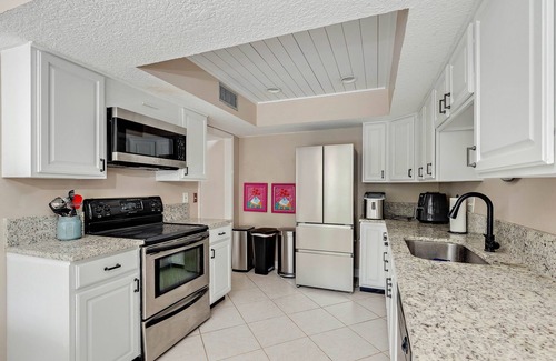 Sawgrass Condo | Well appointed furnished vacation pool home in PV Beach Sawgrass Country Club.