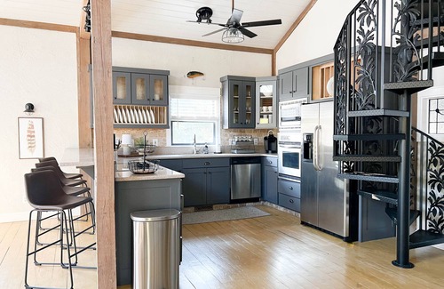 Chickamauga Lake House | Well appointed Chickamauga Lake Fishermans lodge, with room for the whole family