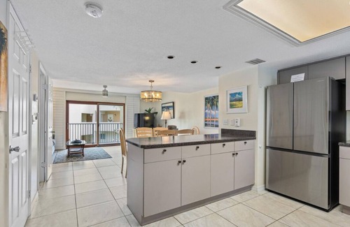 Ormond Beach Condo | Well-appointed condo on uncrowded Ormond Beach