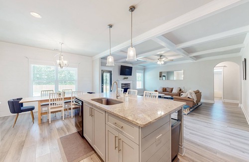 Harlem House | Well-appointed retreat with an expansive yard, foosball table, & soaking tub