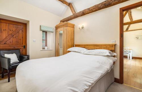 Chackmore Apartment | Well Cottage - Compact & Cosy!