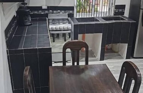 Retalhuleu House | Well-equipped house, court, A/C, +Pets