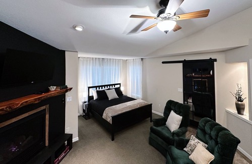 Belmont Apartment | Well-furnished garden-view space. Near Mt Tabor & Hawthorne. Accessible design!