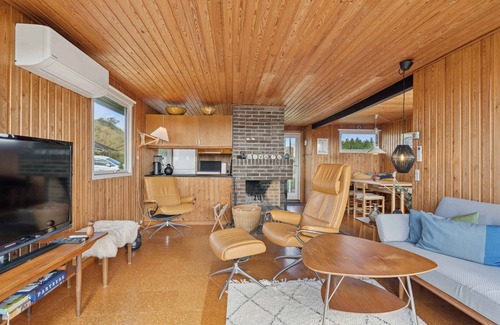 Hvide Sande House | Well-kept 70s holiday home near the North Sea