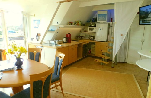 Sehestedt Apartment | well-kept apartment near Eckernförde, well equipped, quiet location, 3 bedrooms. W Lan
