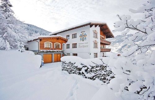 Arzl im Piztal Apartment | Well-kept holiday flat with sauna