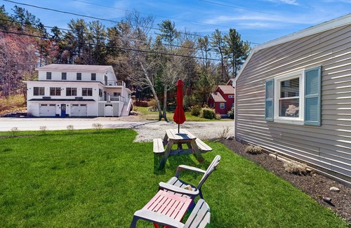 Boothbay Harbor House | Well-located, dog-friendly home - walk to footbridge & Barrett Park