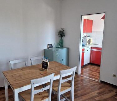 Derendorf Apartment | Well located flat with balcony