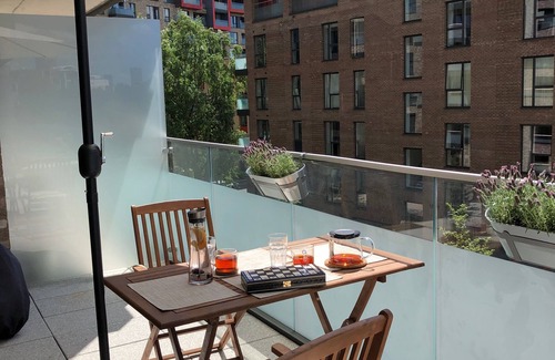 Peninsula Apartment | Well located, quiet specious 2 bedroom 2 bathroom with large sun terrace