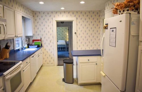 West Harwich House | Well maintained, 5 bedroom room, sleeping 12, walking distance to beach
