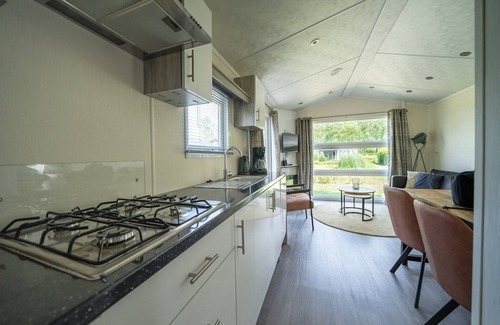Dordtse Biesbosch Ski Chalet | Well-maintained chalet near Biesbosch