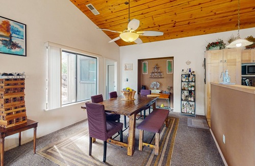 Three Rivers House | Well-stocked riverside retreat near Sequoia National Park with large yard & AC