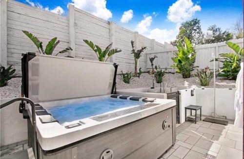 Woodland Hills Villa | Wellness Villa Resort