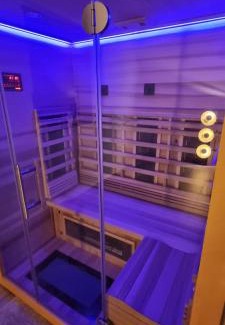 Dreis-Bruck House | Wellnesshaus Dorfblick mit Outdoor-Jacuzzi und Infrarotkabine, NEU!