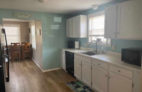 Wells House | Wells Charmer 2 Bed close to Wells Beach, Restaurants, AC, WiFi. nSleeps 6, Deck