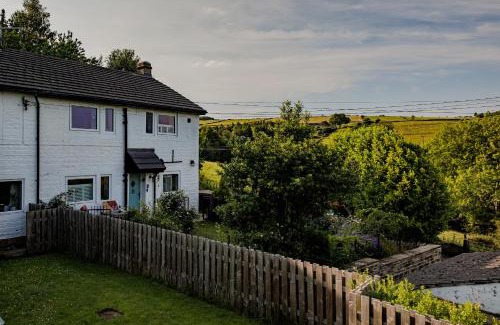 Holmfirth House | Wells Cottage
