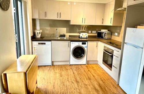 Preston Apartment | Wembley Apartment 5 min walk to underground & 15 min walk to Wembley stadium.