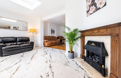 Barnhill House | Wembley Park & Stadium - Detatched 5 bed house