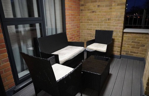 Barnhill Apartment | Wembley Stadium- Modern First Floor Apartment